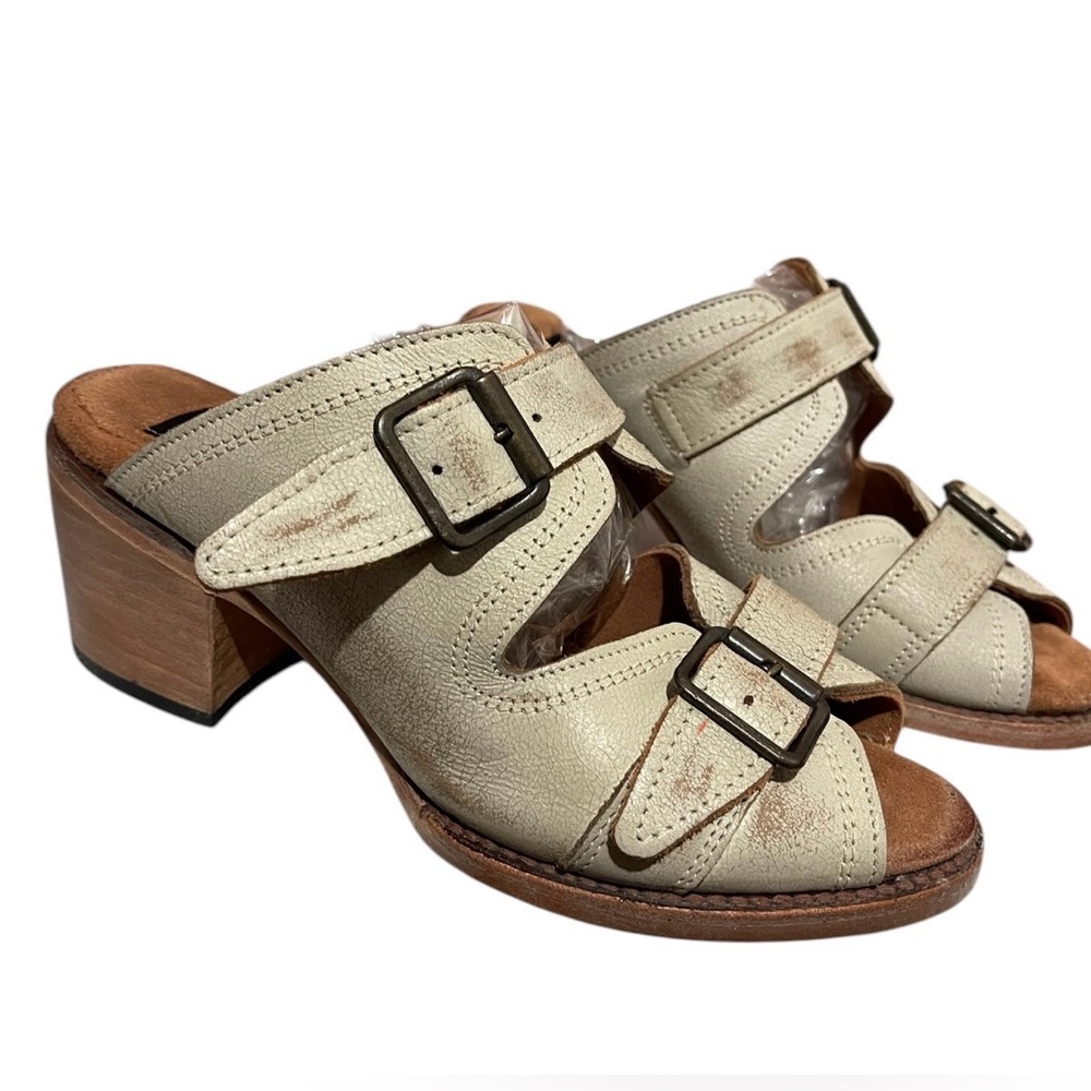 FreeBird By Steven Caprice Leather Sandals